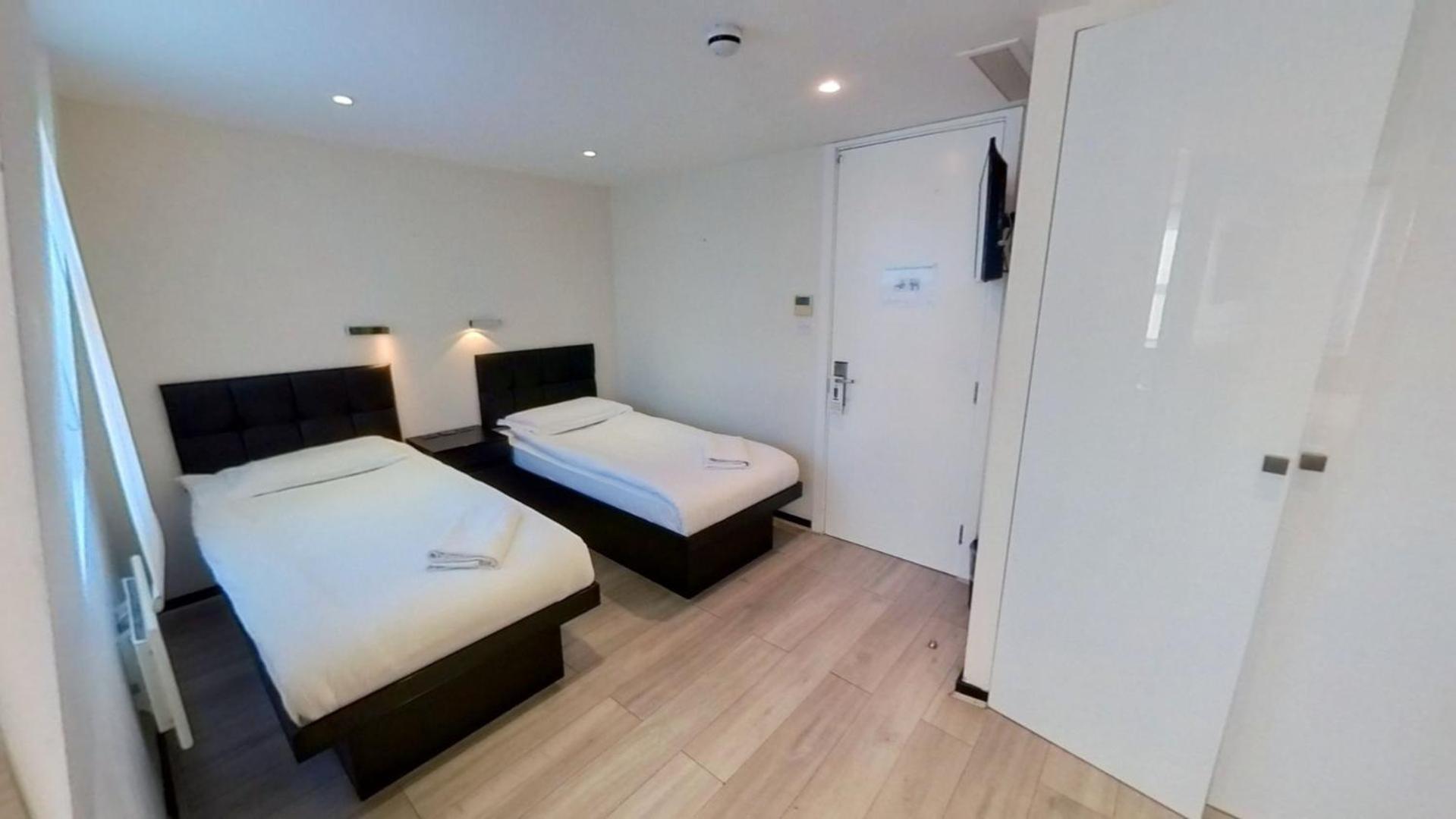39 Apart-hotel