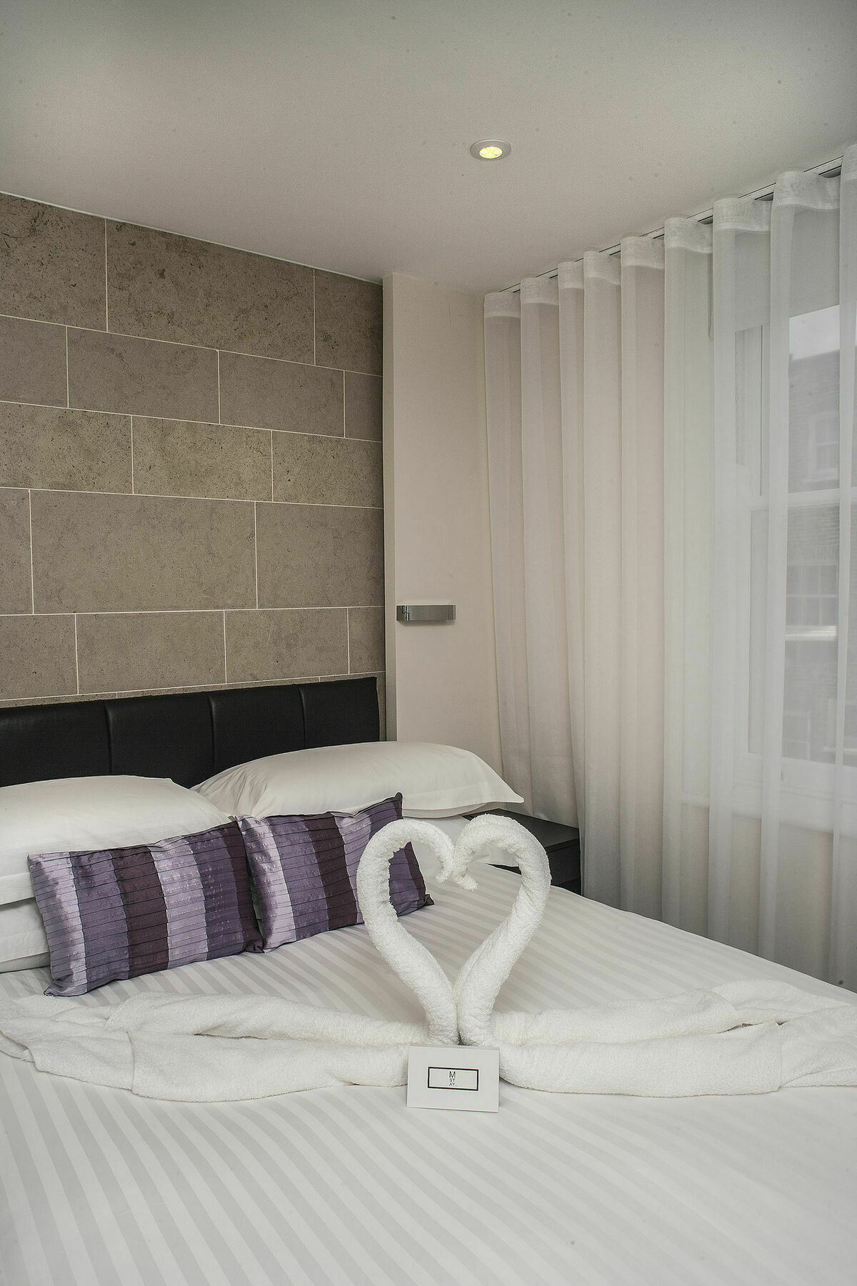 39 Apart-hotel